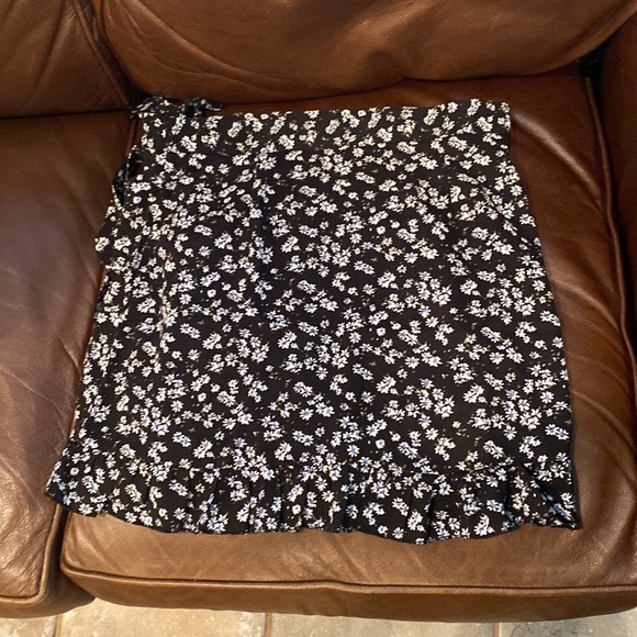 Cover up skirt - Picture 2 of 5